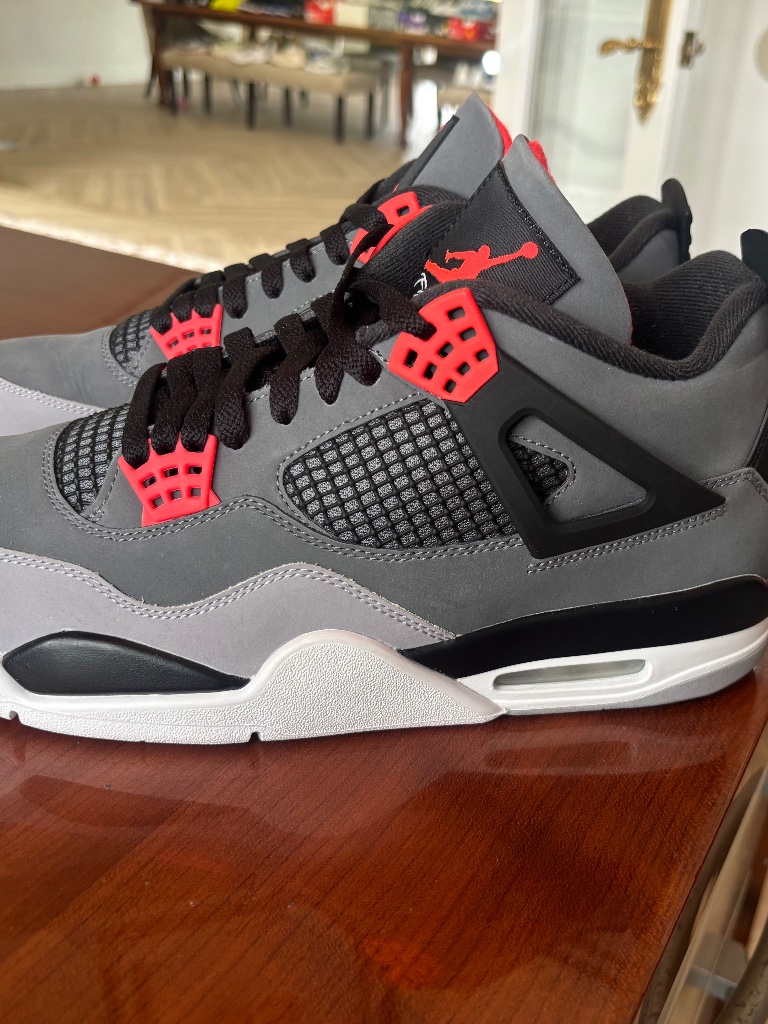 Sneaker